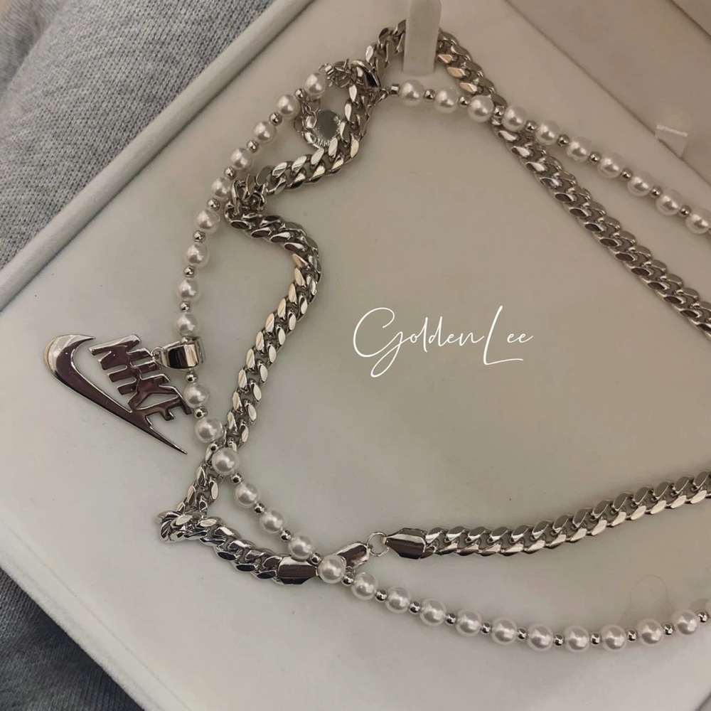 Cool and stylish necklaces set